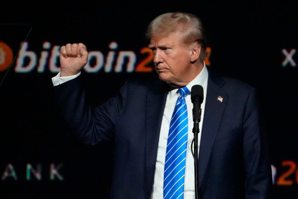 Presidente Trump assina ordem executiva com o objetivo de revitalizar o mercado de criptomoedas dos EUA