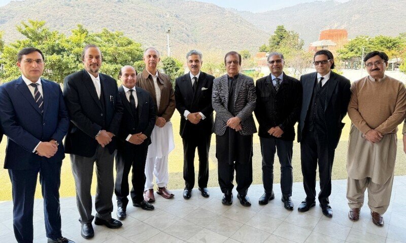 A liderança do PTI se reúne no CJP e os exorta a impedir a “empacotamento judicial” – Paquistão