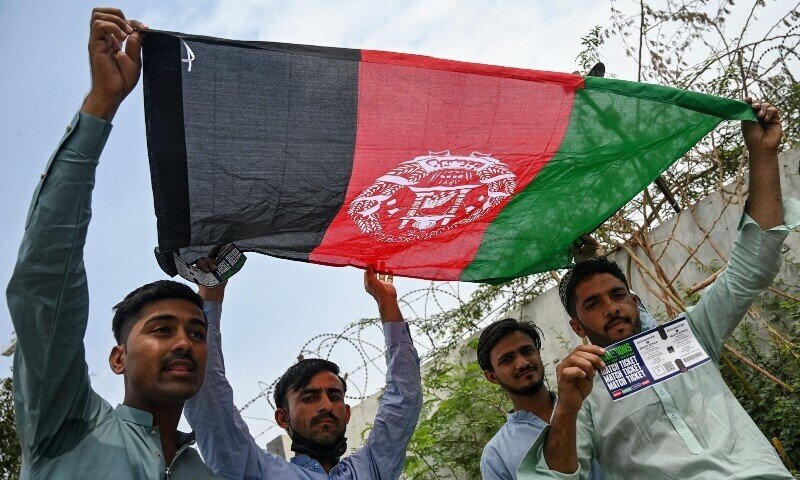 Os refugiados afegãos aplaudem a estréia do Troféu dos Campeões fará sua estréia no Paquistão, mas temem que a deportação seja pesada – esportes