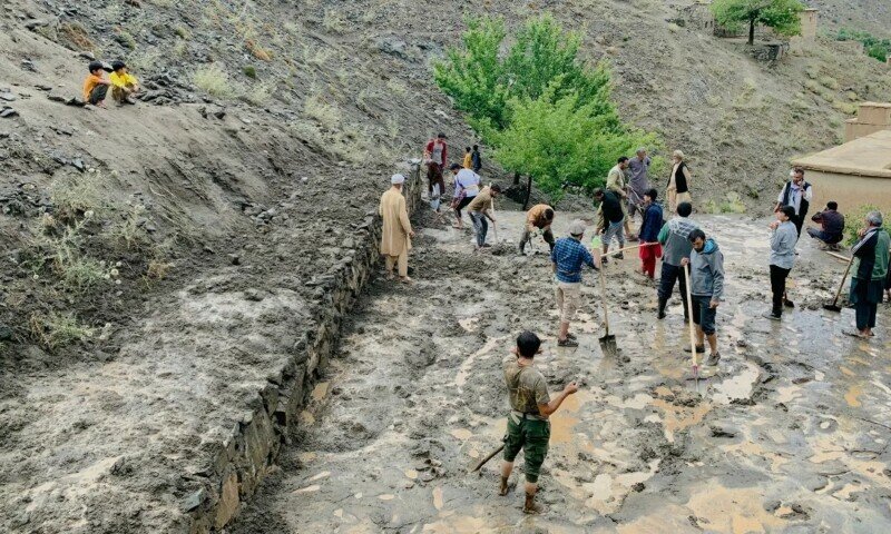 29 Morte por Hale, Afeganistão Rain: Oficiais – Mundo