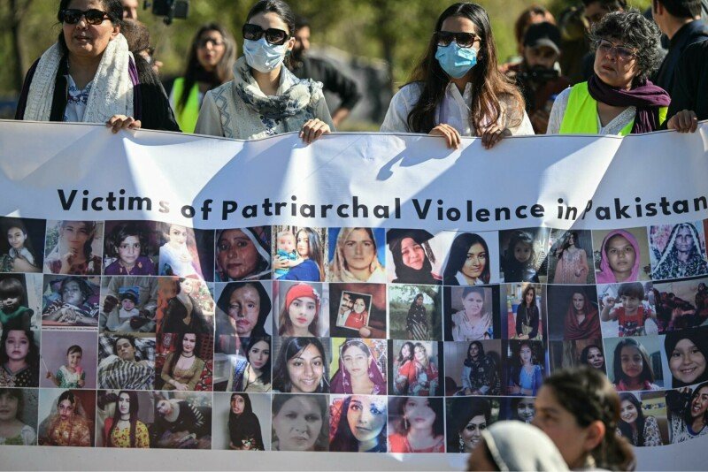 Eu queria saber por que a marcha de Aurat era controversa, então participei – comentários