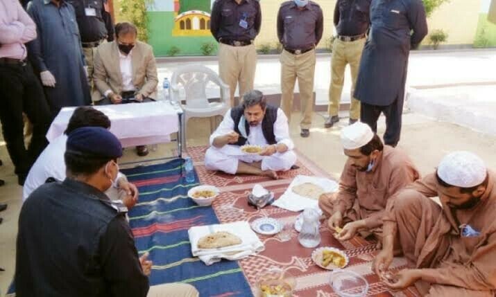 Ordenou a investigação sobre irregularidade de Rs 2,2 milhões de alimentos, drogas e roupas para prisioneiros de Sindh – Paquistão