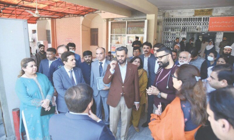 Ministro da Saúde pede aos funcionários do PIMS que tratem pacientes amigáveis em Islamabad – Paquistão