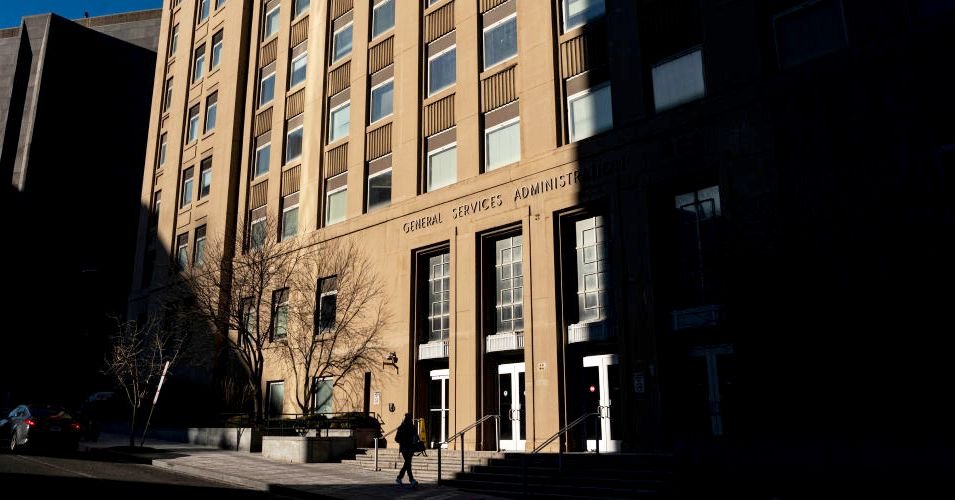 “Não queremos manifestações de IA, queremos a resposta”: Federal Workers Grill Trump nomeou com todas as mãos