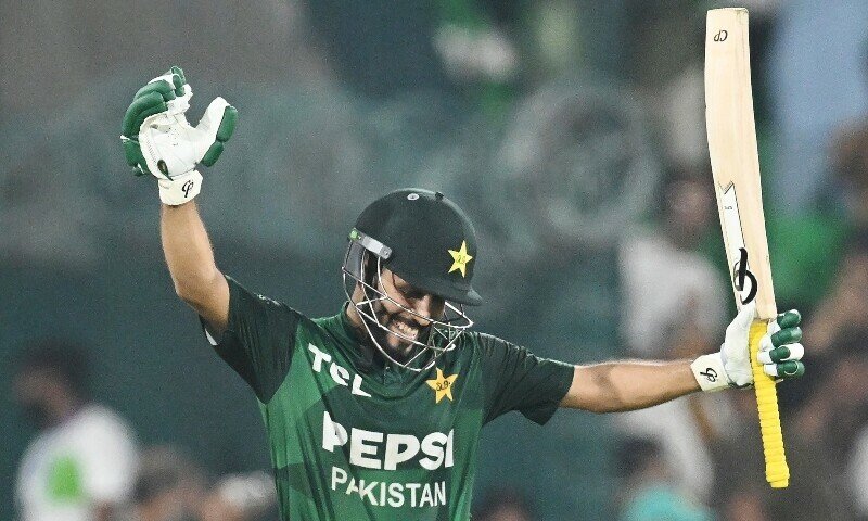 Harris atinge a donze