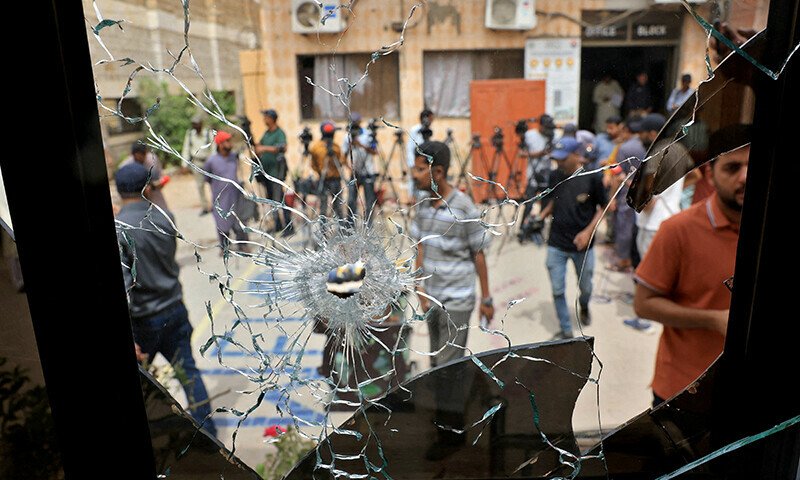 Cabeça, depois de “grande jailbreak” em Karachi, ainda mais de 130 em larga escala