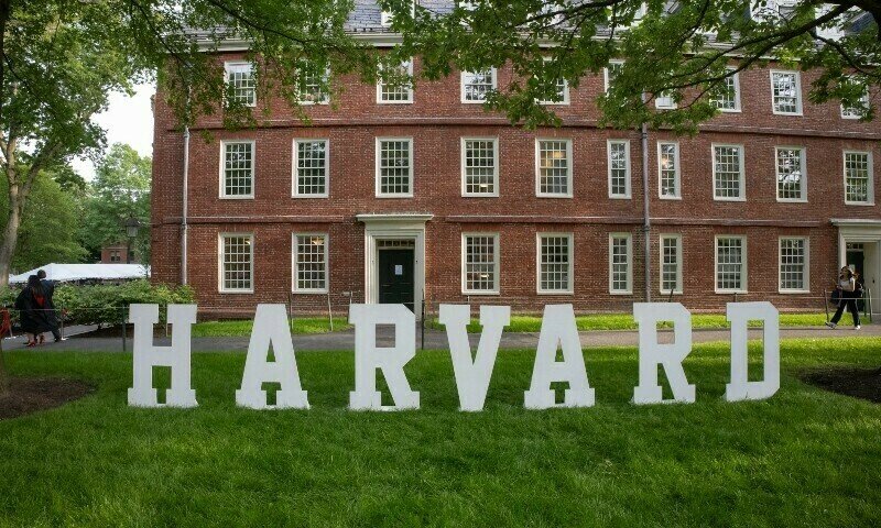 Tribunal bloqueia Trump de proibir estudantes estrangeiros na Universidade de Harvard – Mundo