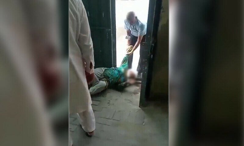 Os guardas de segurança da Lesco foram suspensos e presos por Sheikhpura por trair com uma mulher idosa – Paquistão