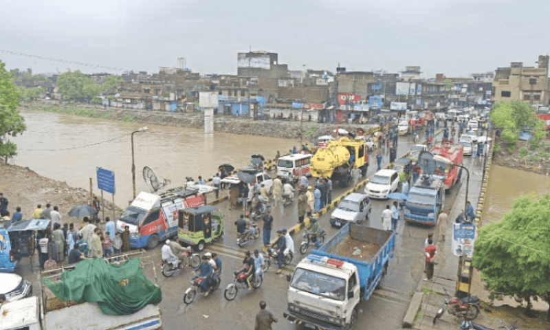 Feitiços de monção pesados causam estragos no Rawalpindi-Paquistão