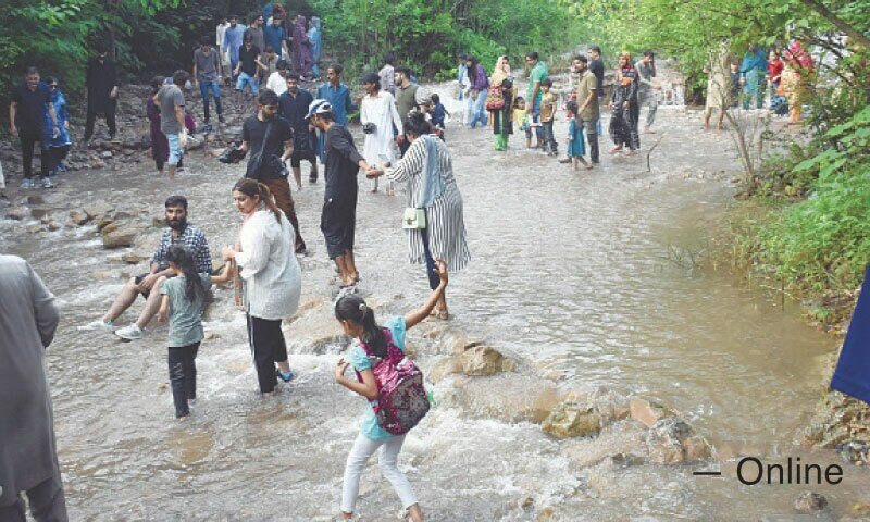 Quatro trilhas de margara foram fechadas após fortes previsões de chuva – Paquistão