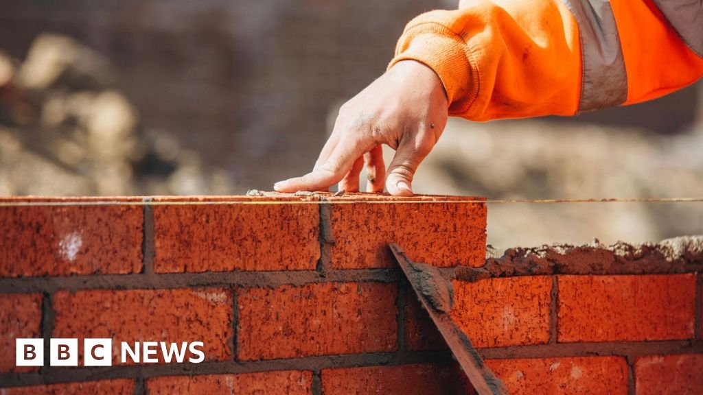 Pesquisa mostra que o setor da construção está encolhendo no ritmo mais rápido desde a pandemia