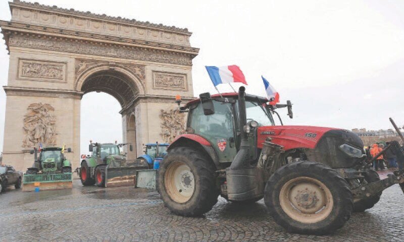 Agricultores franceses bloqueiam as ruas de Paris em protesto contra o acordo comercial com o Mercosul – Mundo