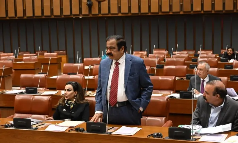 O Paquistão enfrenta o caos no Senado depois que a resolução que expressa preocupações sobre a saúde de Imran é rejeitada