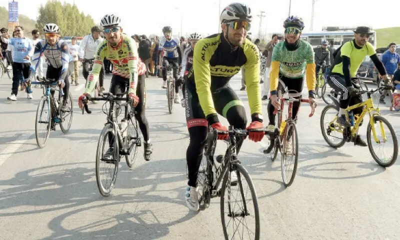 Comício de ciclismo em Islamabad, caminhadas promovem consciência ambiental e de saúde – Paquistão