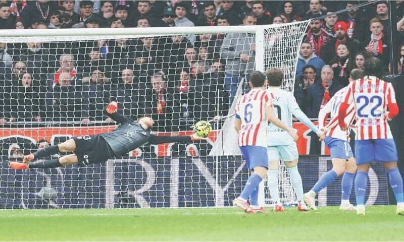 Real vence Valência e segue liderança do Barcelona – Esportes