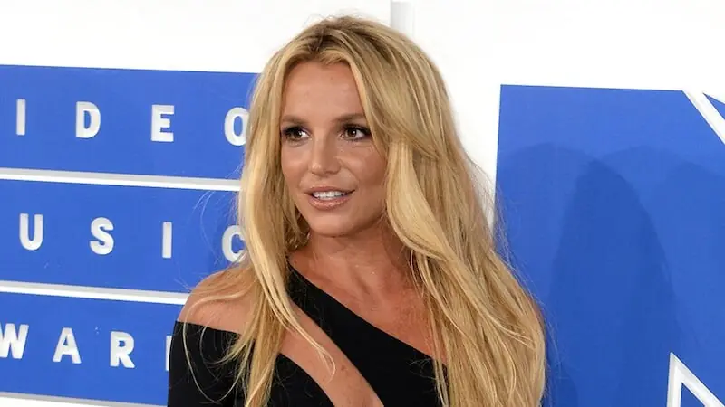 Britney Spears é libertada após prisão por dirigir embriagada – Celebridade