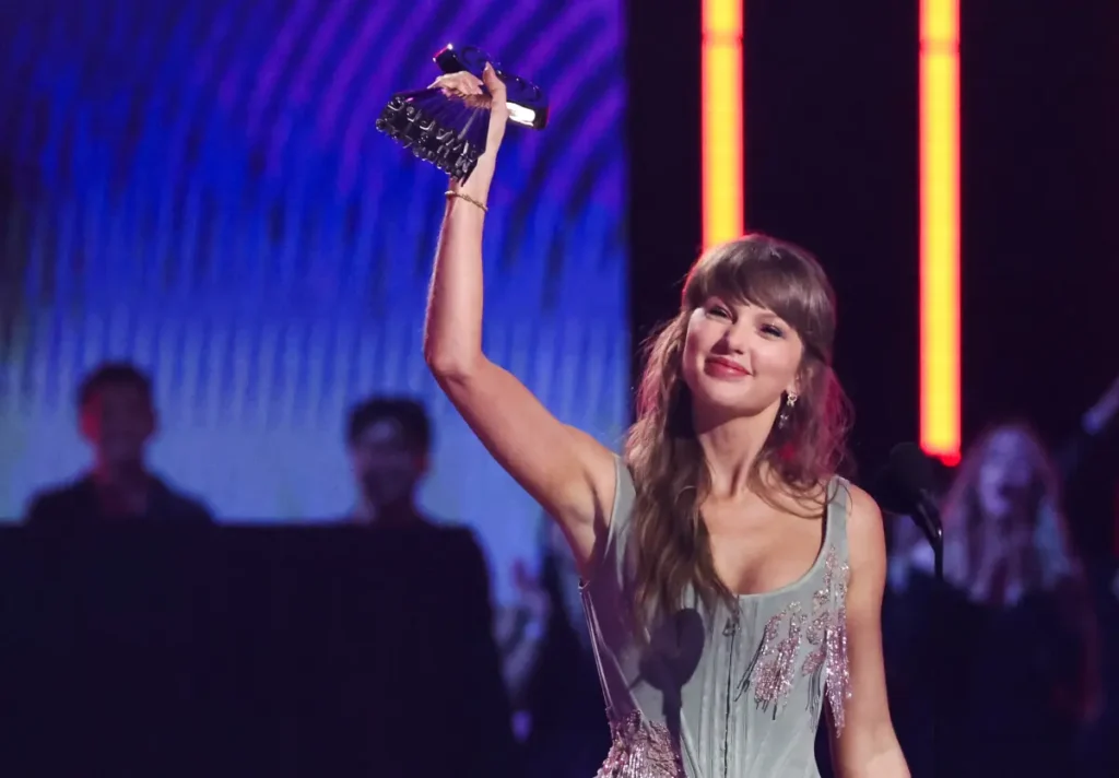 Taylor Swift e ‘The Life of a Showgirl’ dominam o iHeartRadio Music Awards – Cultura