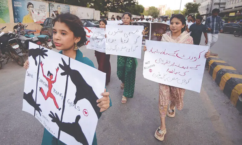 Grupos cristãos exigem proteção contra “casamentos e conversões forçadas” no Paquistão