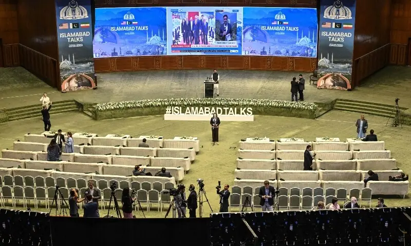 Buffets, baristas, mas sem briefings: relato de um jornalista sobre as negociações de Islamabad – Paquistão