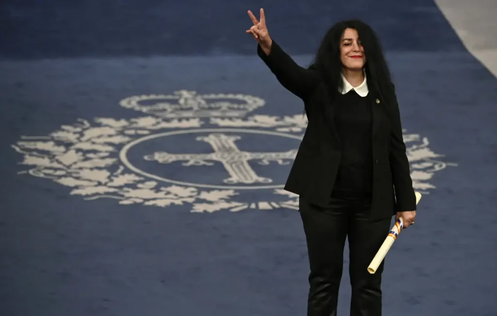 Marjane Satrapi, autora franco-iraniana de “Persépolis”, morre aos 56 anos – Cultura