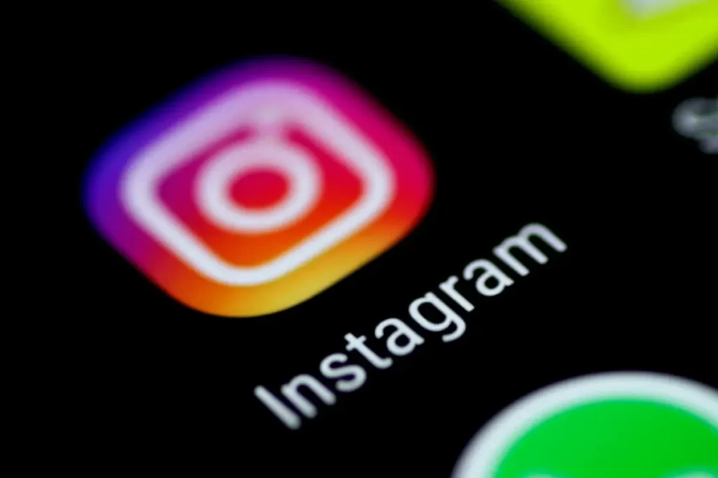 Meta rede social cai para milhares de usuários