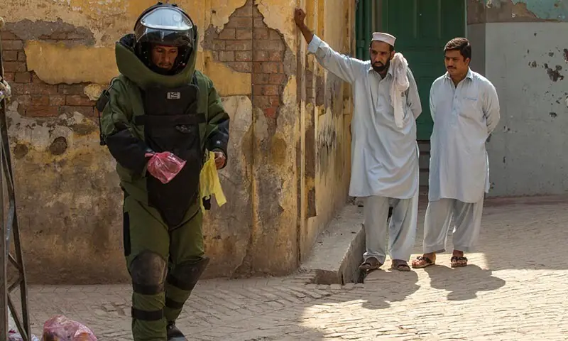 Cinco funcionários da Unidade de Descarte de Bombas foram martirizados no ataque Razmak no Paquistão, KP