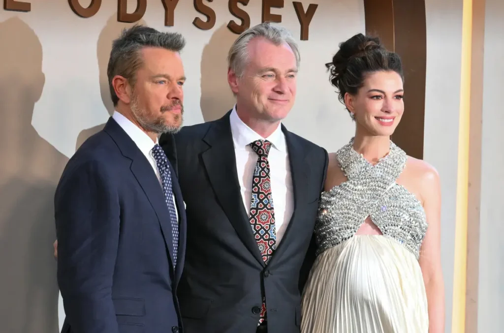 O diretor Christopher Nolan usa gravata Ajrak na estreia de ‘The Odyssey’ em Nova York – Cultura