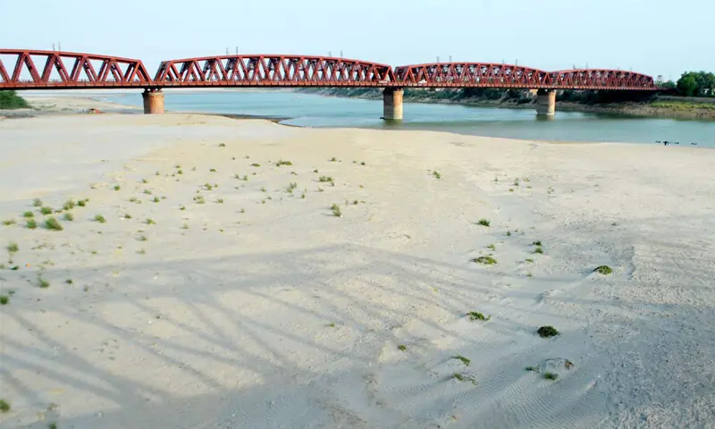 Amplamente criticada operação do canal de Jalalpur, na província paquistanesa de Sindh